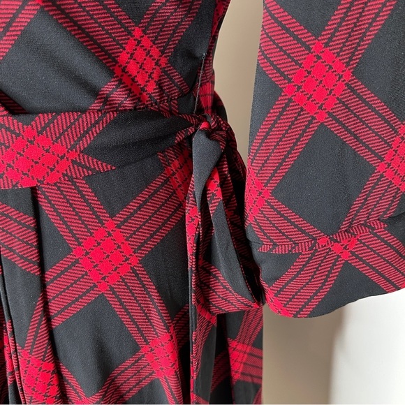 Torrid Faux Wrap Plaid Wrap Dress Red and Black 0X - Picture 4 of 6